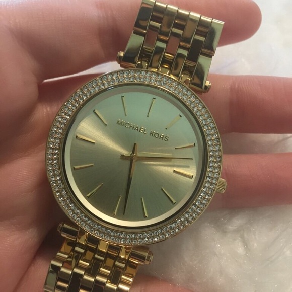 Gold Michael Kors Watch ✨ - Picture 2 of 3